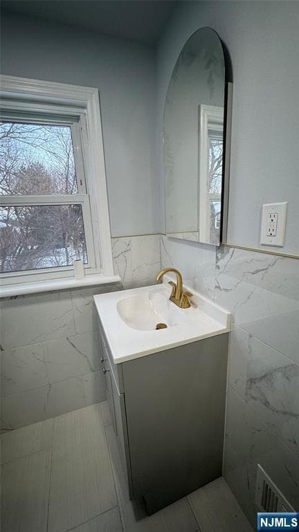 Building Photo - 72 Martha Ave