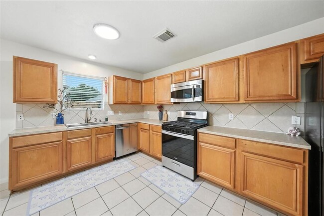 Building Photo - 3114 Holly Ranch Dr