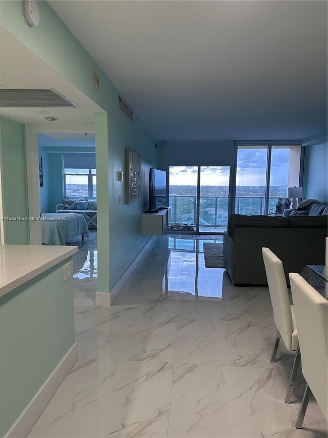 Building Photo - 2501 S Ocean Dr