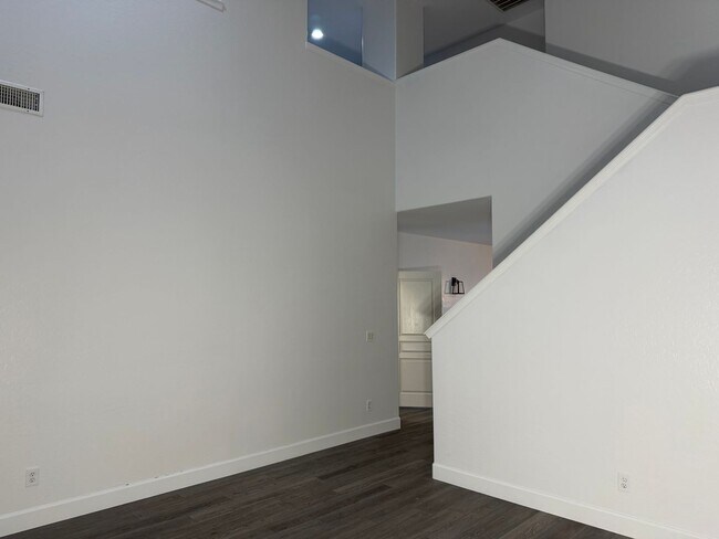 Building Photo - 42502 W Somerset Dr