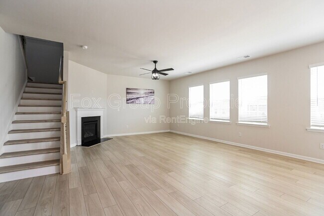 Building Photo - 6295 Fairfax Ct