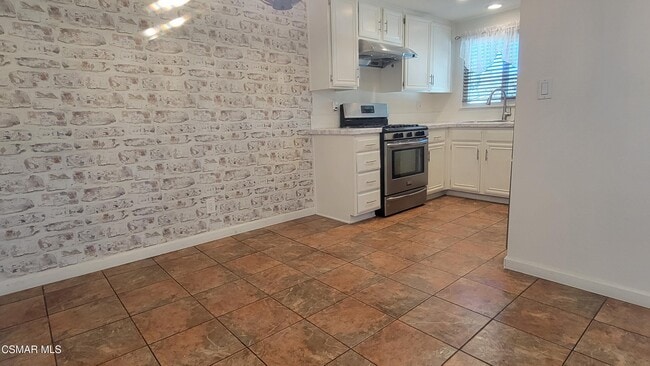 Building Photo - 1318 Ramona Dr