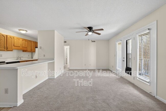 Building Photo - 3701 Cotswold Terrace