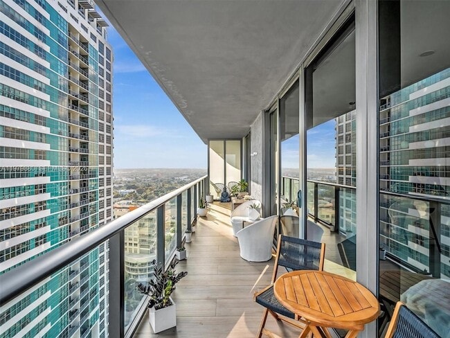 Building Photo - 121 NE 34th St