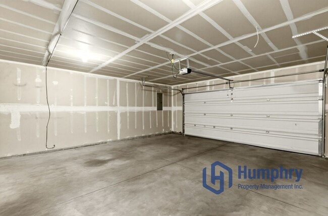 Building Photo - 3527 E Hand Cart Ln