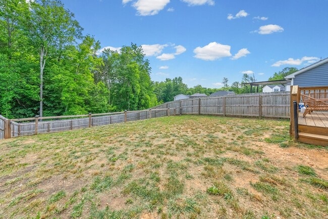 Building Photo - 411 Hillside Dr