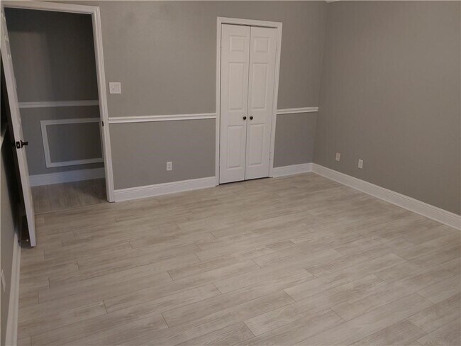 Building Photo - 1004 Ridgebluff Cir