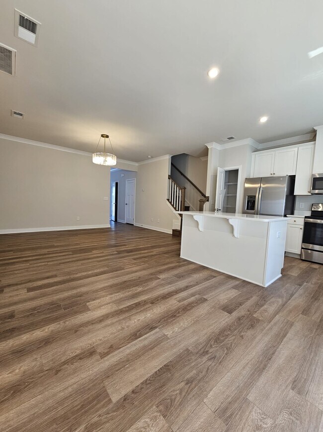 Building Photo - 53 Connaught Ct