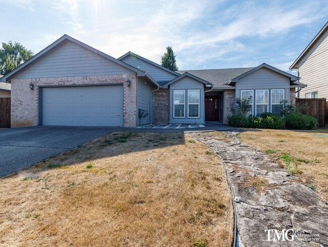 Building Photo - Charming Home Backing to Greenbelt, Near Lacamas Lake and Local Amenities