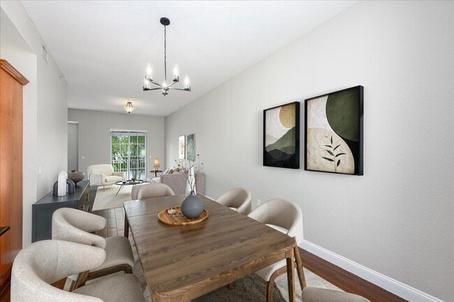 Building Photo - 538 NE 7th Ave