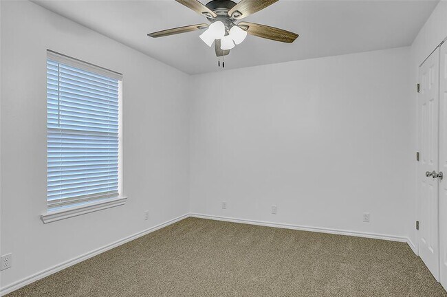 Building Photo - 1022 W Coffin St