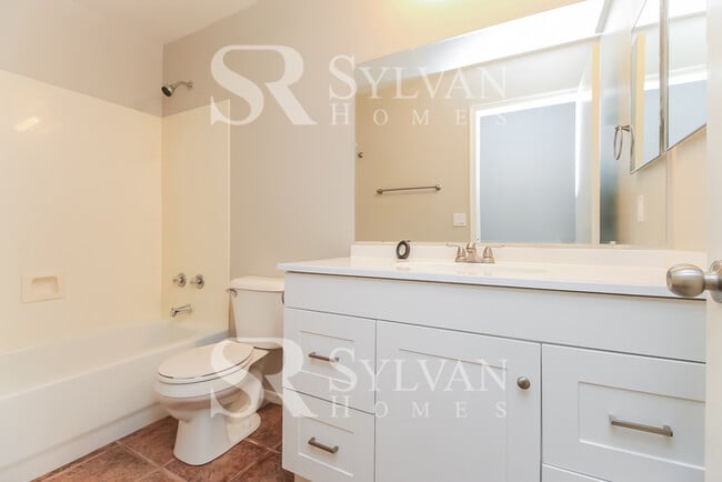 Building Photo - This charming home is waiting for you!