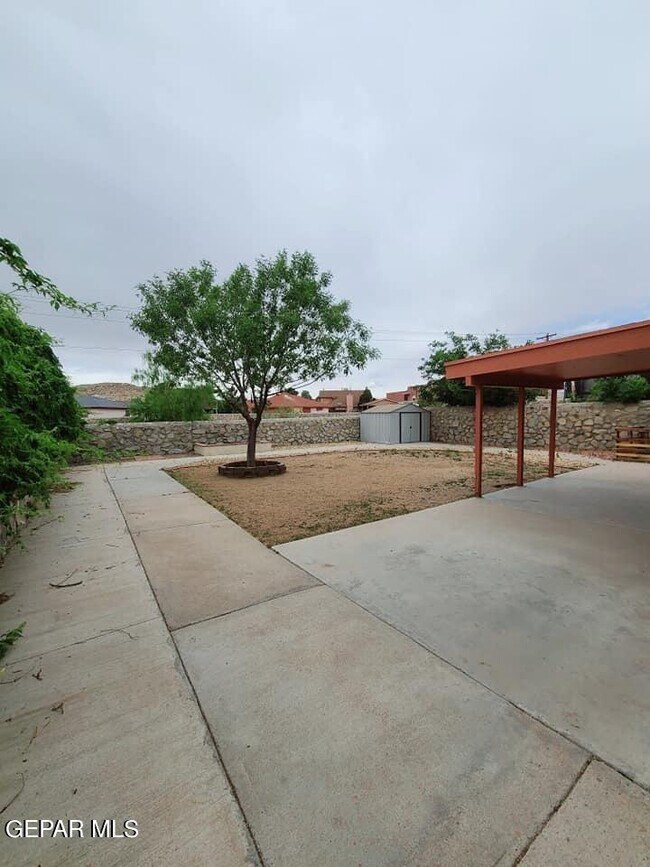 Building Photo - 765 Colchester Dr