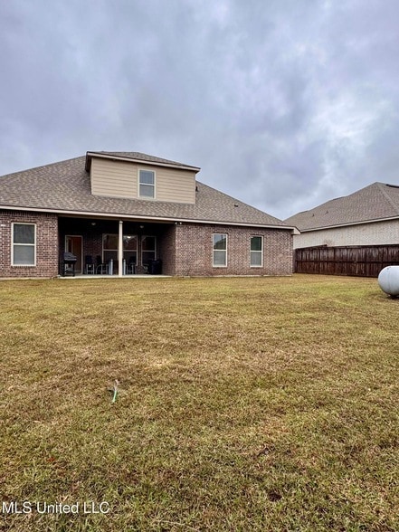 Building Photo - 9265 Natures Trl