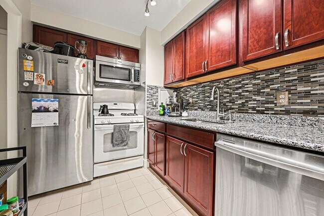 Building Photo - 1245 Island Dr