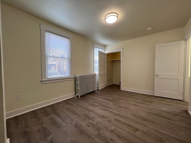 Building Photo - Updated 2BR 1 bath house for rent