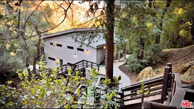 Building Photo - 19562 Cave Way