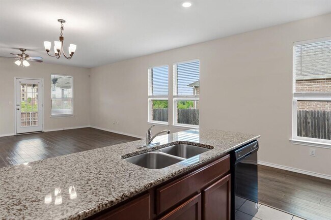 Building Photo - 633 Weizenbock Ln