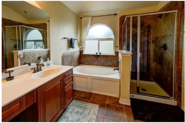 Building Photo - 5899 Clearwater Dr