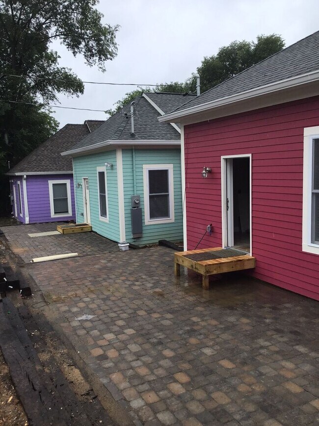 Building Photo - 1614 Forest Ave