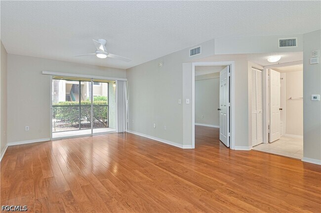 Building Photo - 8920 Colonnades Ct E