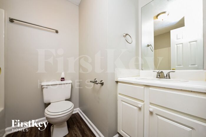 Building Photo - 104 Waters Edge Dr