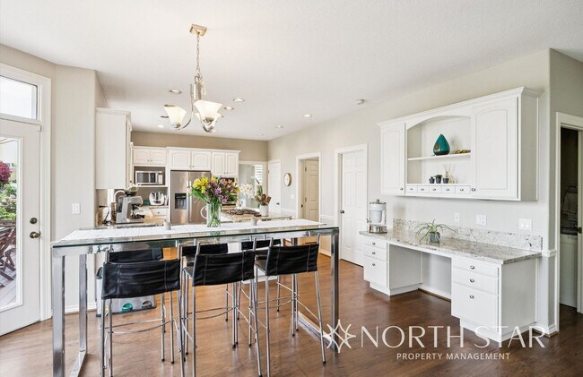 Building Photo - Beautiful Home with Mountain Views in the ...