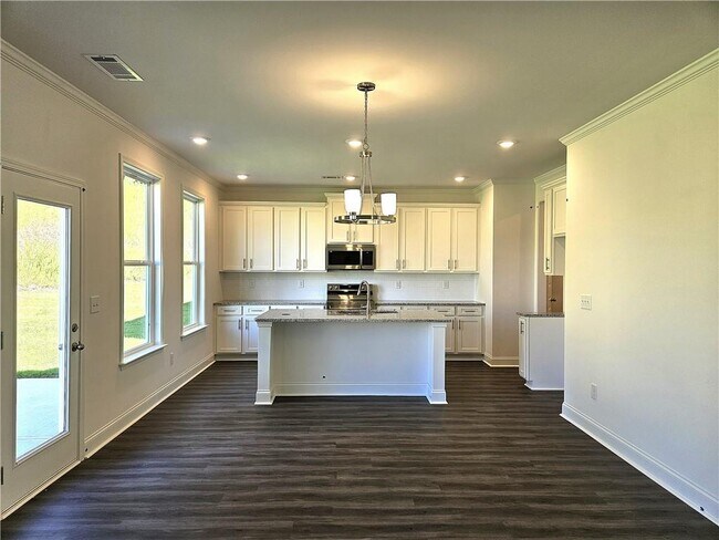 Building Photo - 7313 Yewtree Dr