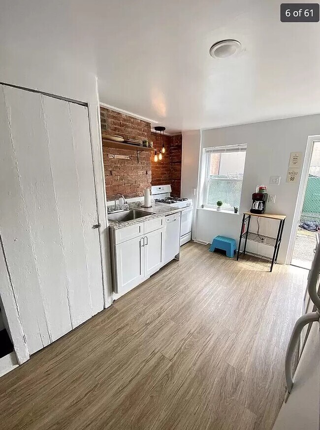 Building Photo - 720 S Randolph St