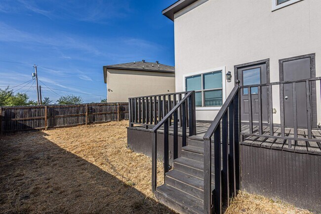 Building Photo - 108 Niagara Dr.