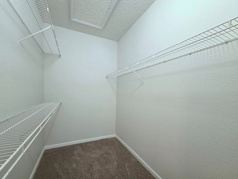 Building Photo - 1323 Arbor Lakes Cir