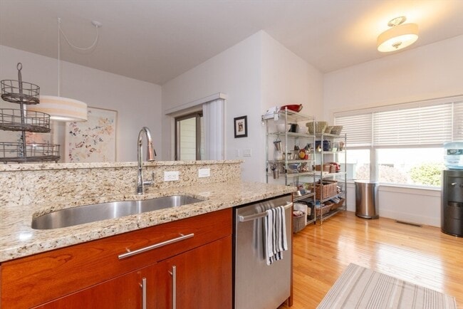 Building Photo - 769 Heath St