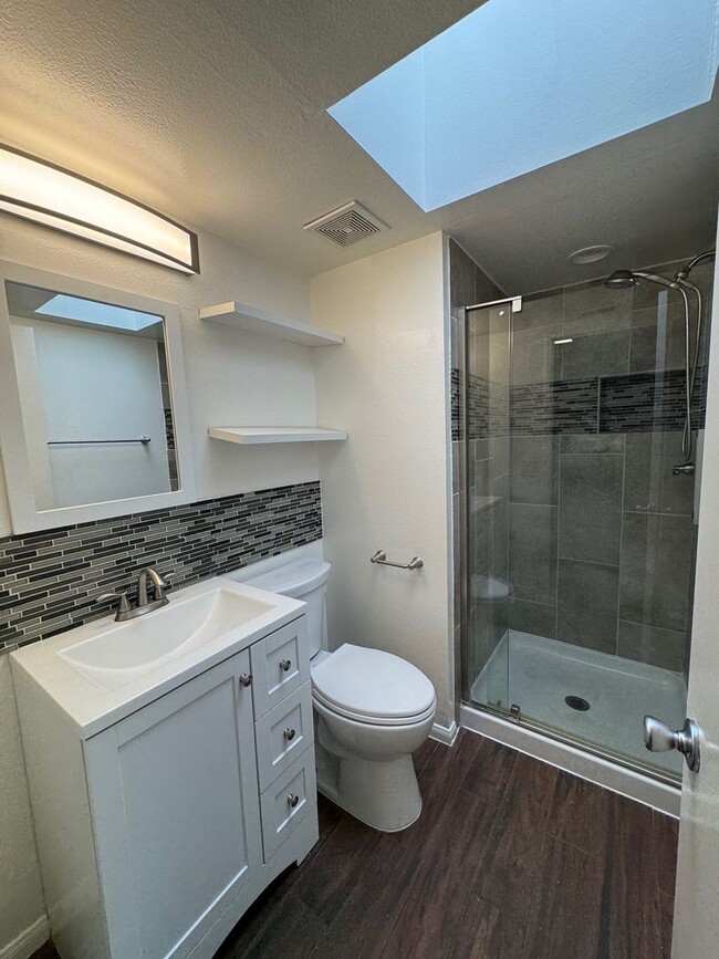 Building Photo - 2 Bedroom 2.5 Bathroom Condo for Rent Sout...