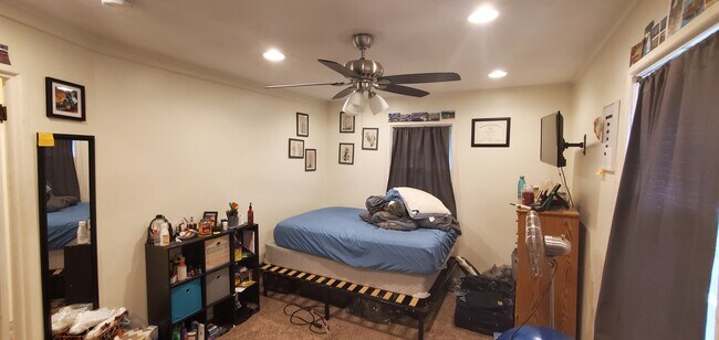 Building Photo - 1127 S Allen St