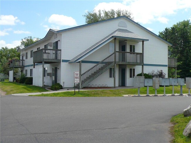 Building Photo - 520-580 Spring St