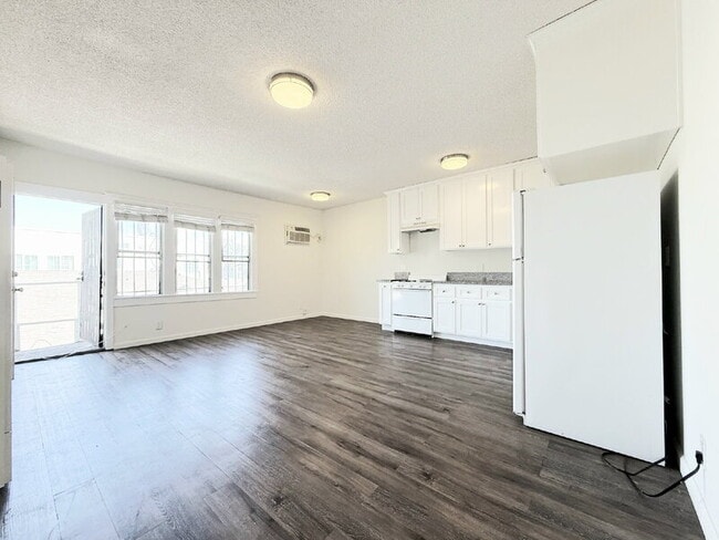 Building Photo - 2926 Dalton Ave