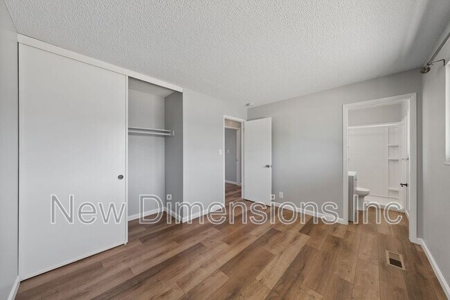 Building Photo - 2565 Pequop St