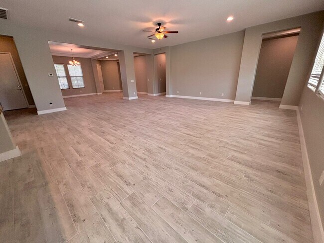 Living room - 3497 E Loma Vista St