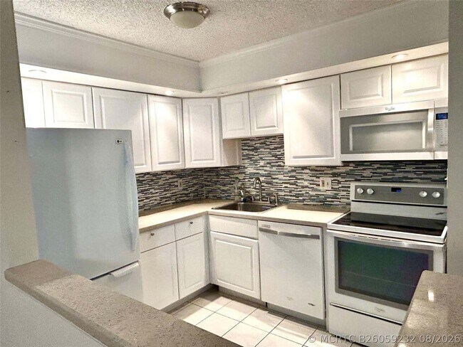 Building Photo - 10429 E Clairmont Cir