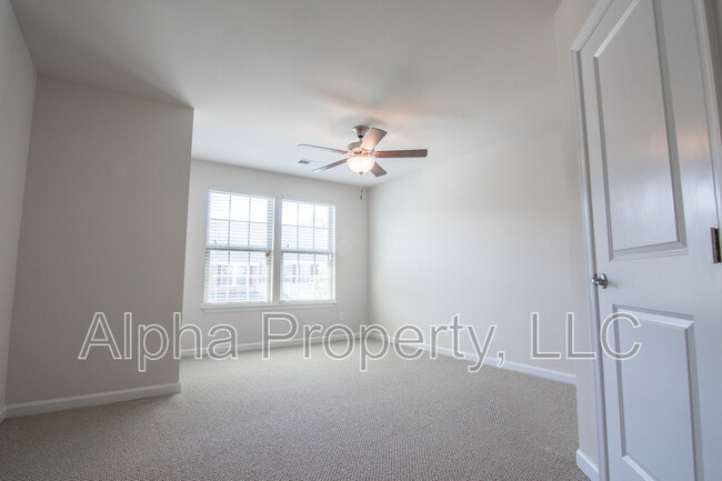 Building Photo - 24 Fairchild Way