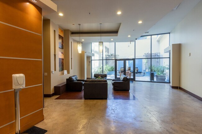 Building Photo - 530 K St