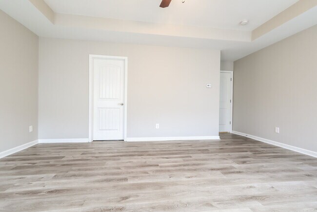 Building Photo - 2427 Oakleaf Cir