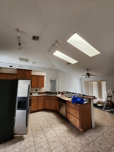 kitchen - 1007 Deddington Pl