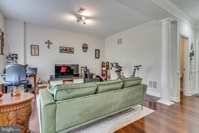 Building Photo - 742 Collington Ct