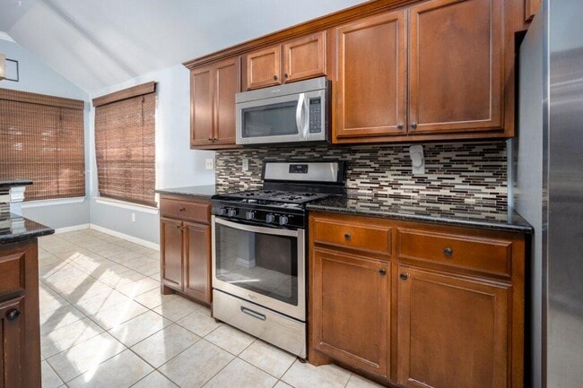 Building Photo - 13516 Gramercy Park Pl