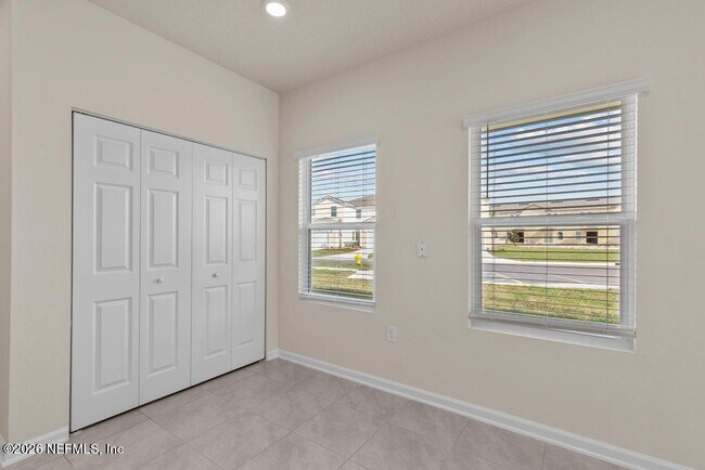 Building Photo - 21 Temple Dr