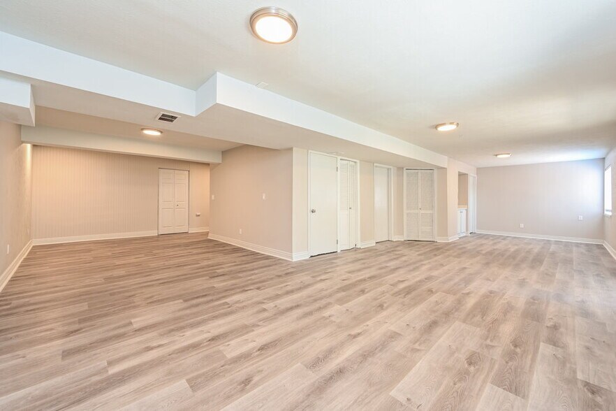 Building Photo - 7572 Dawn Dr