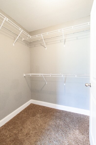 Building Photo - 2 Cal Rd