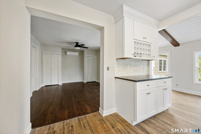 Building Photo - 771 Watertown Rd