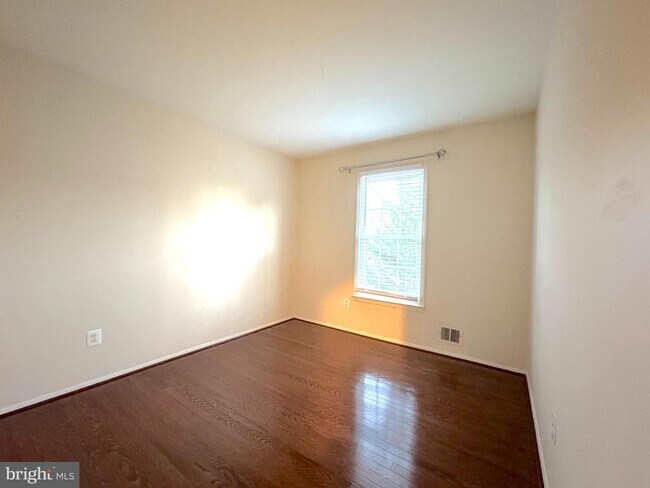 Building Photo - 2404 Albot Rd